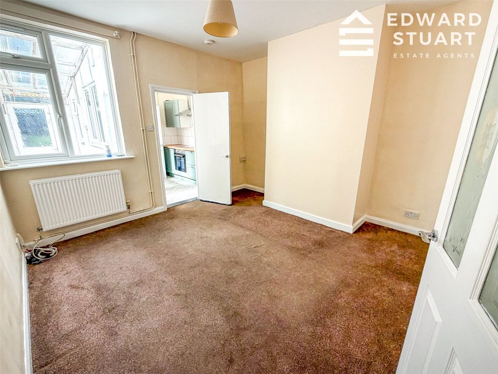 Property photo 3 of 11 Picture No. 13