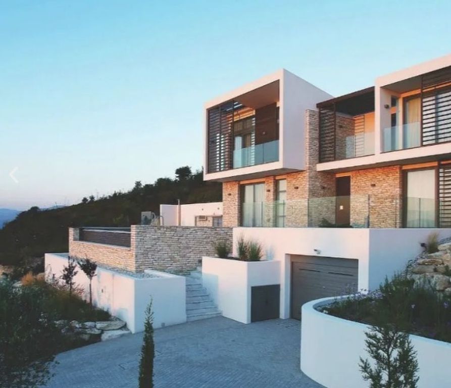 Property photo 1 of 13 Villas - Artist...