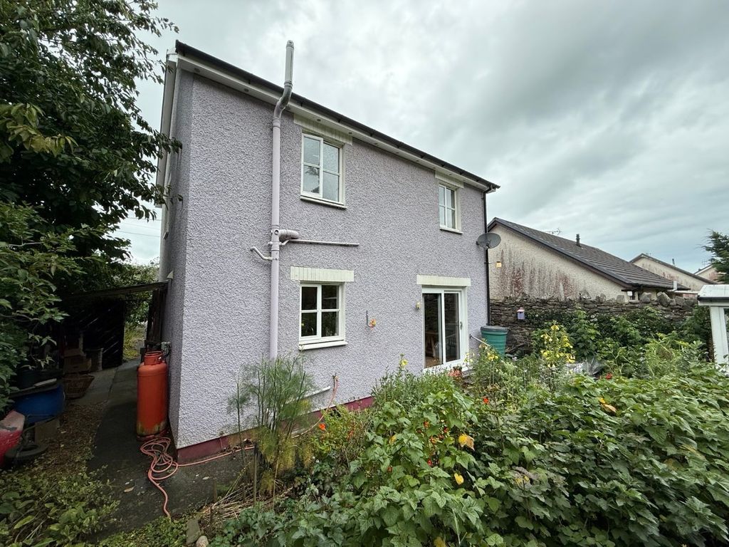 Property photo 3 of 25
