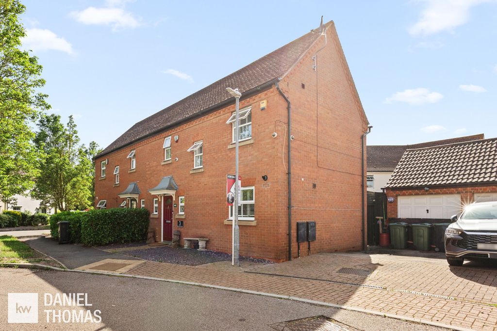 Property photo 1 of 25