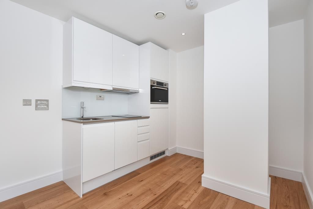 Property photo 2 of 10 Kitchen