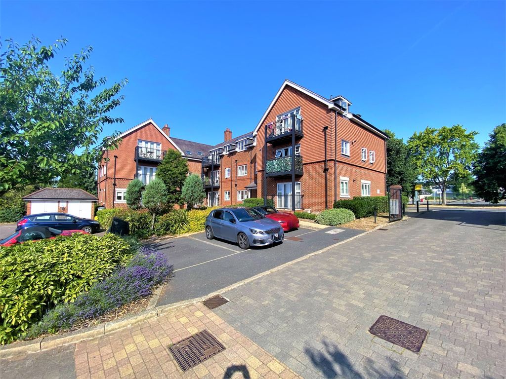 Property photo 2 of 11 30003401-Hr-1