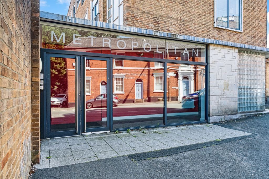 Property photo 1 of 17
