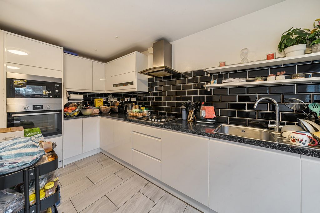 Property photo 3 of 18 1428763-11-69B2F7...