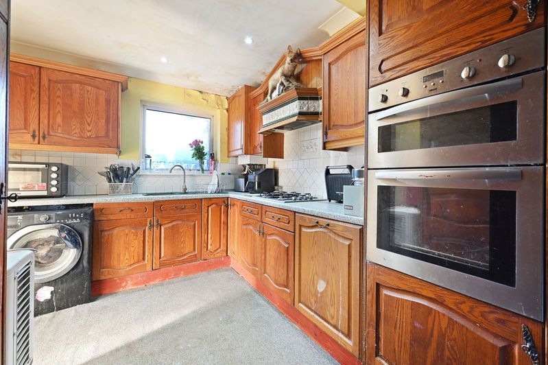 Property photo 2 of 9 Photo 8