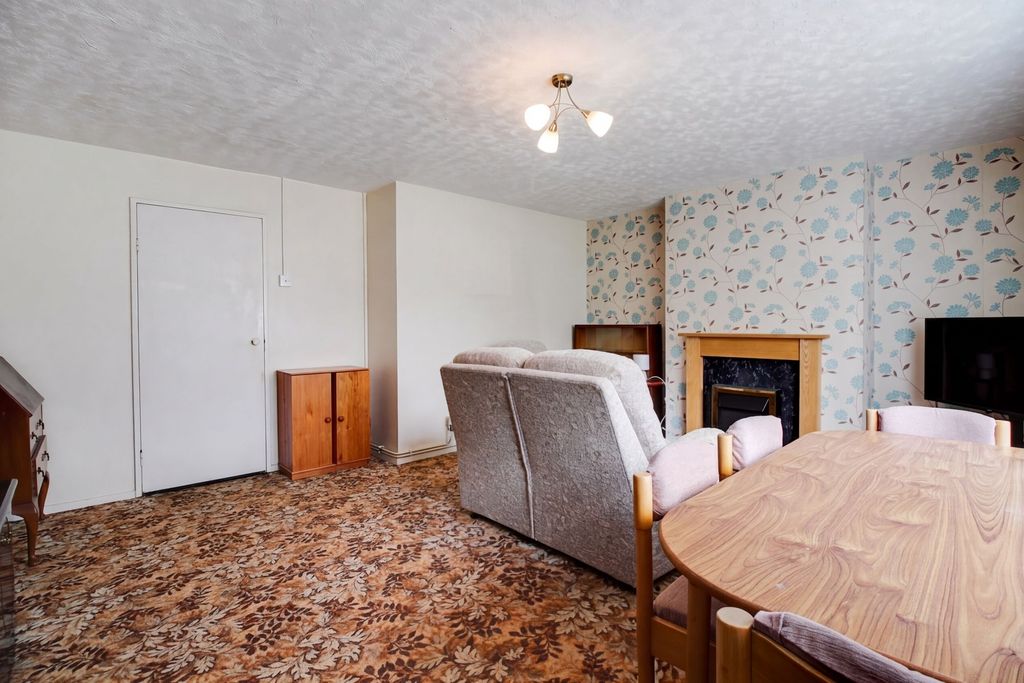 Property photo 3 of 15