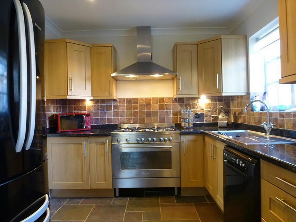 Property photo 2 of 11 Gallery