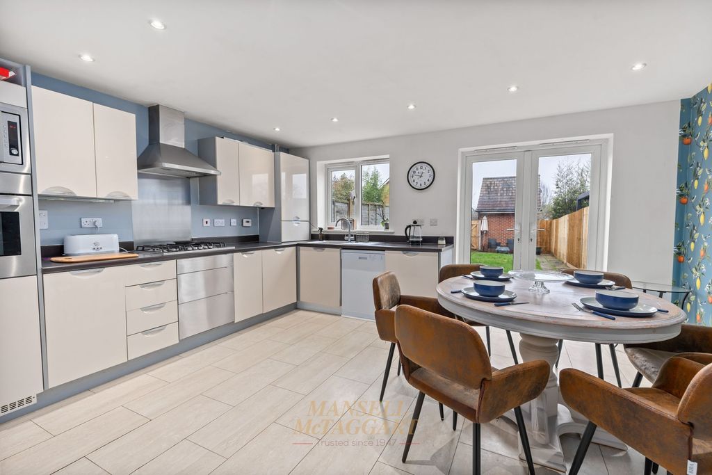 Property photo 2 of 22