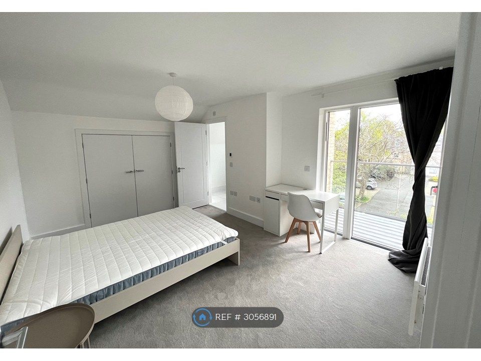 Property photo 1 of 11 (Master) Bedroom1
