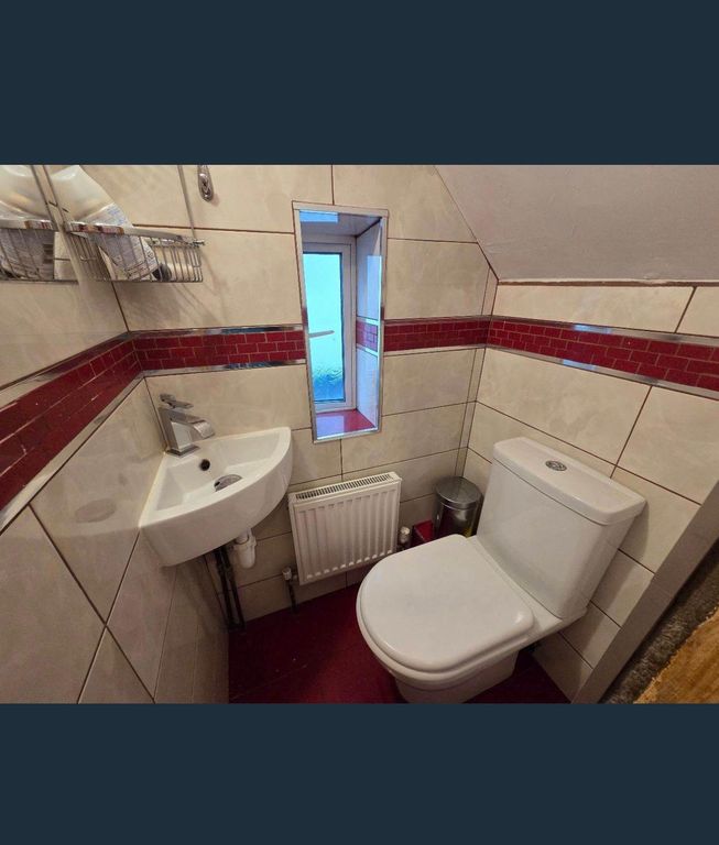 Property photo 2 of 8