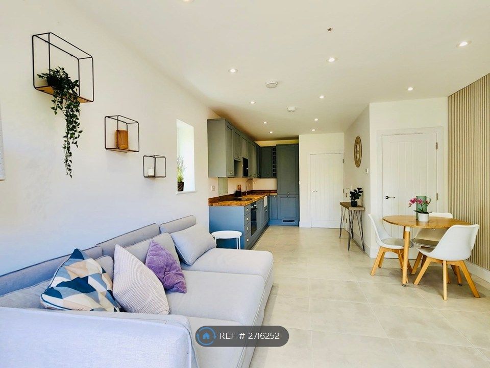 Property photo 3 of 13 Kitchen