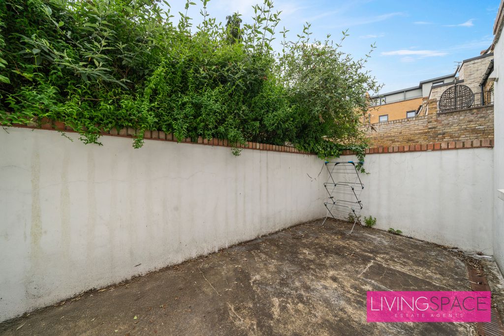 Property photo 3 of 46