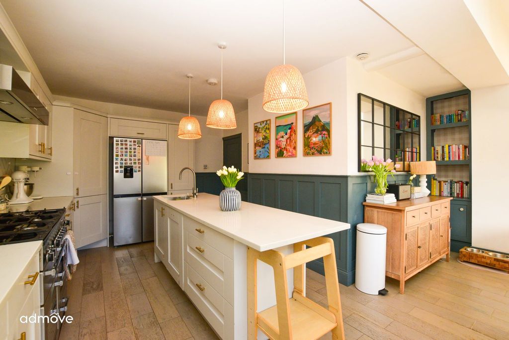 Property photo 3 of 30