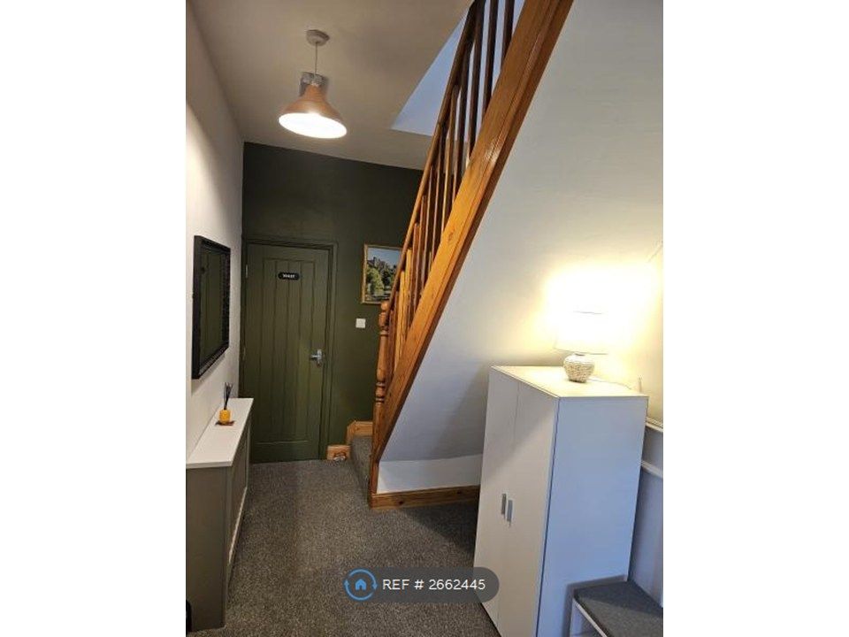 Property photo 3 of 23 Hallway