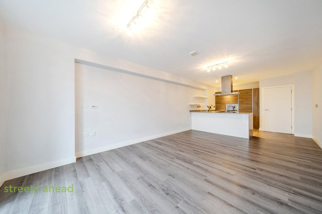 Property photo 3 of 20 Picture No. 05