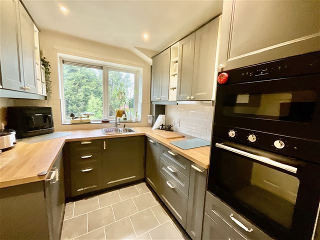 Property photo 3 of 21 Kitchen