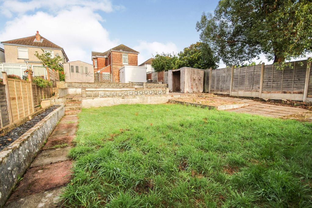 Property photo 1 of 17 Photo 19