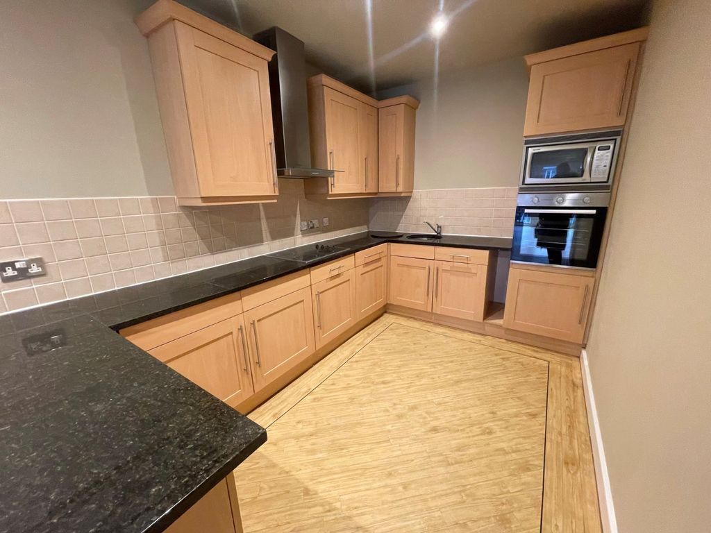 Property photo 2 of 8 Picture No. 10