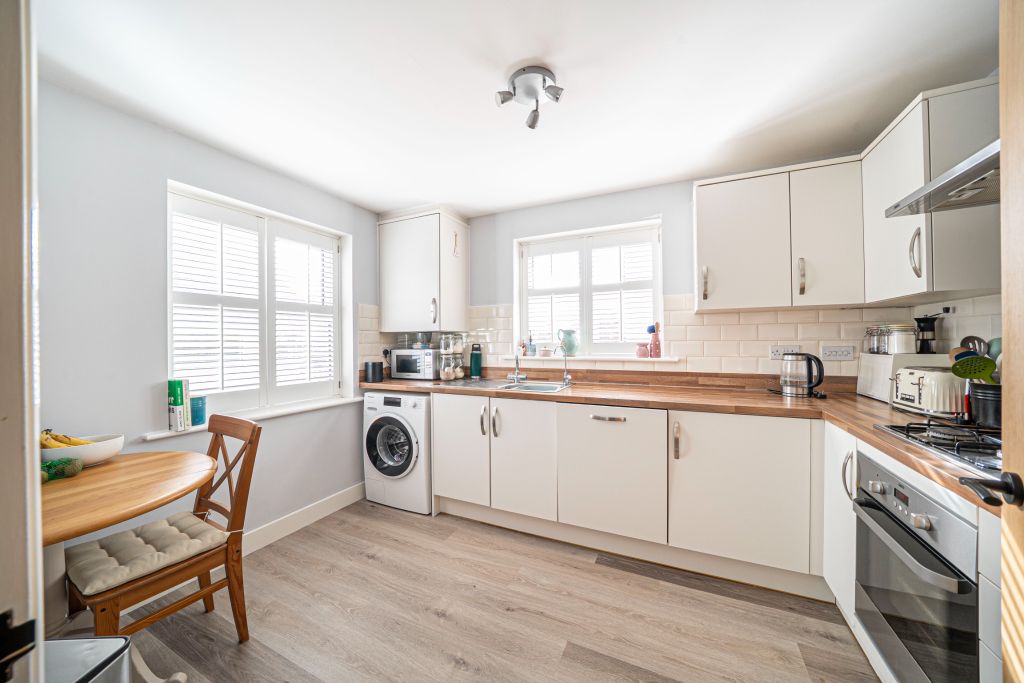 Property photo 3 of 21