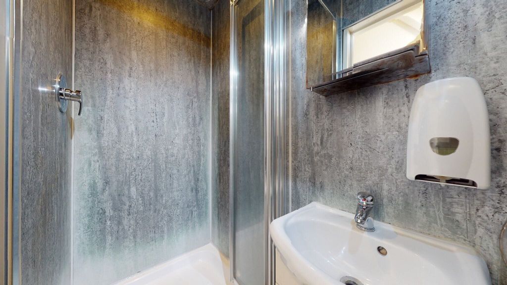 Property photo 2 of 8 Bathroom