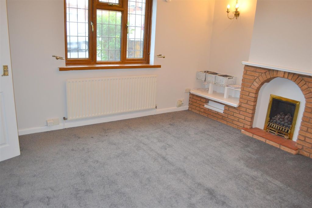 Property photo 3 of 14 Lounge 2.Jpg