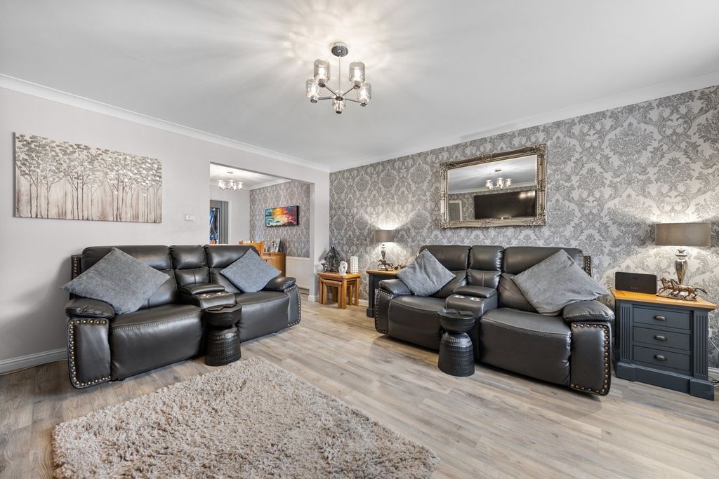 Property photo 2 of 29