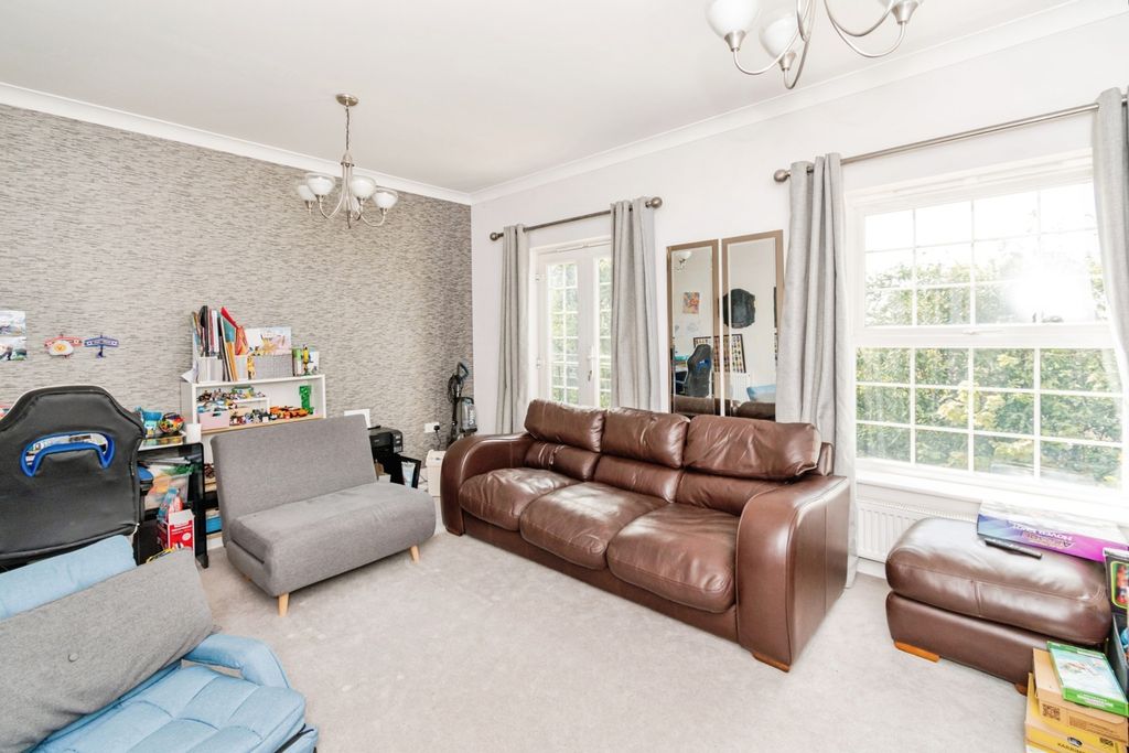 Property photo 3 of 13 Pbox-Img.Jpg