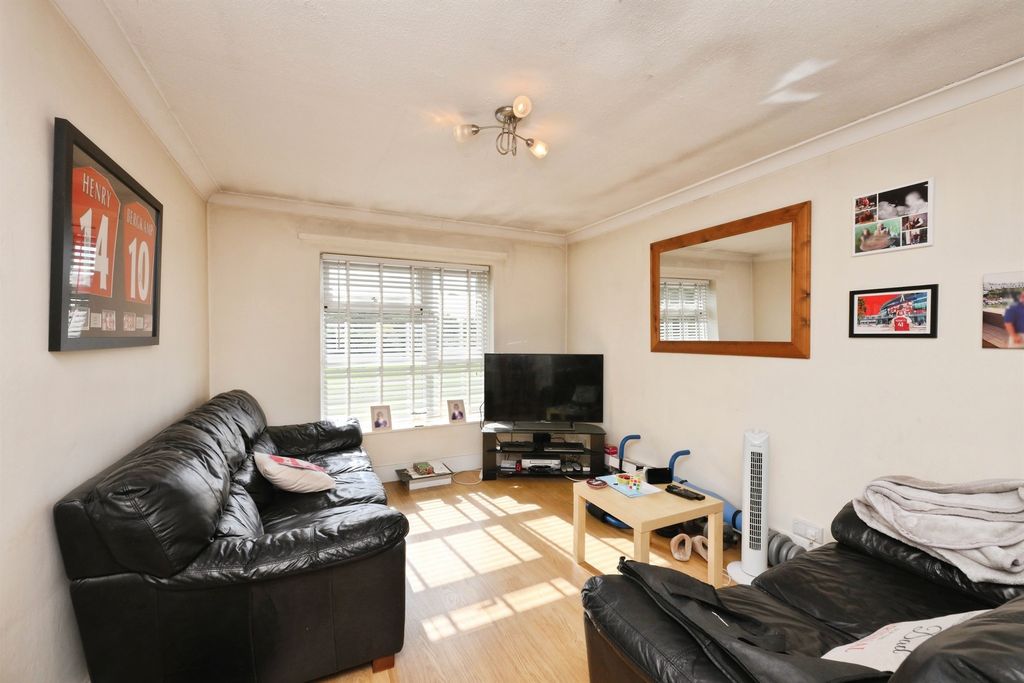 Property photo 2 of 15