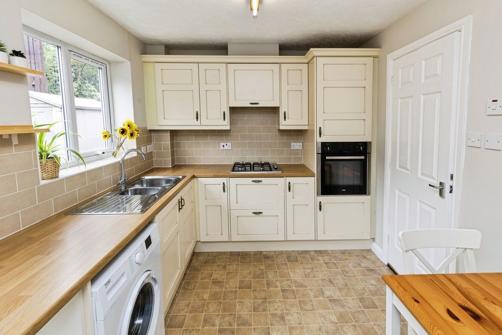 Property photo 2 of 17 Pbox-Img.Jpg