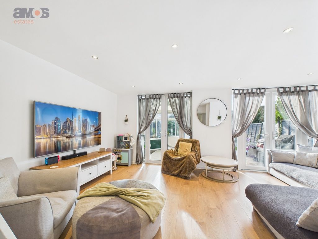 Property photo 2 of 15 4821274