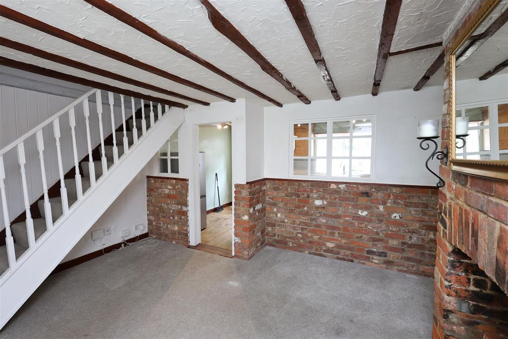 Property photo 3 of 19 Sitting Room