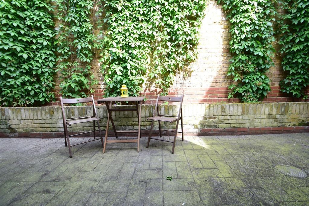 Property photo 3 of 15 Garden