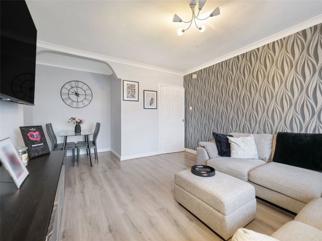 Property photo 3 of 18 Picture No. 05