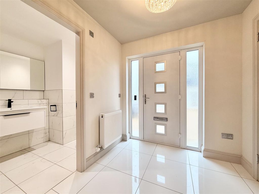 Property photo 2 of 35 Entrance