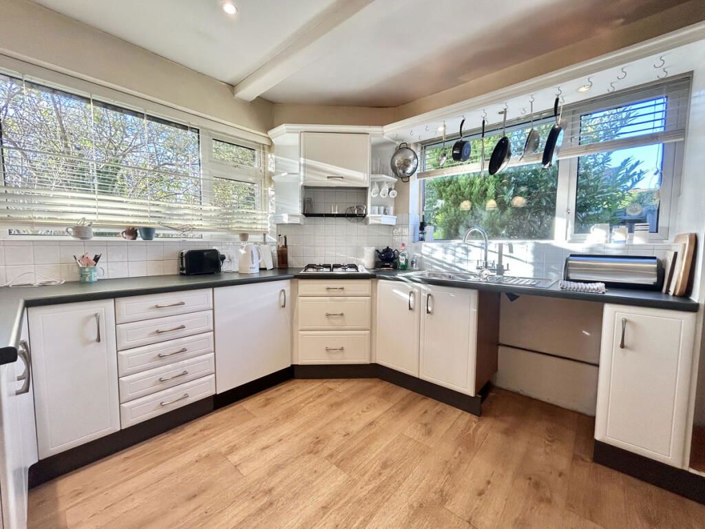 Property photo 2 of 23
