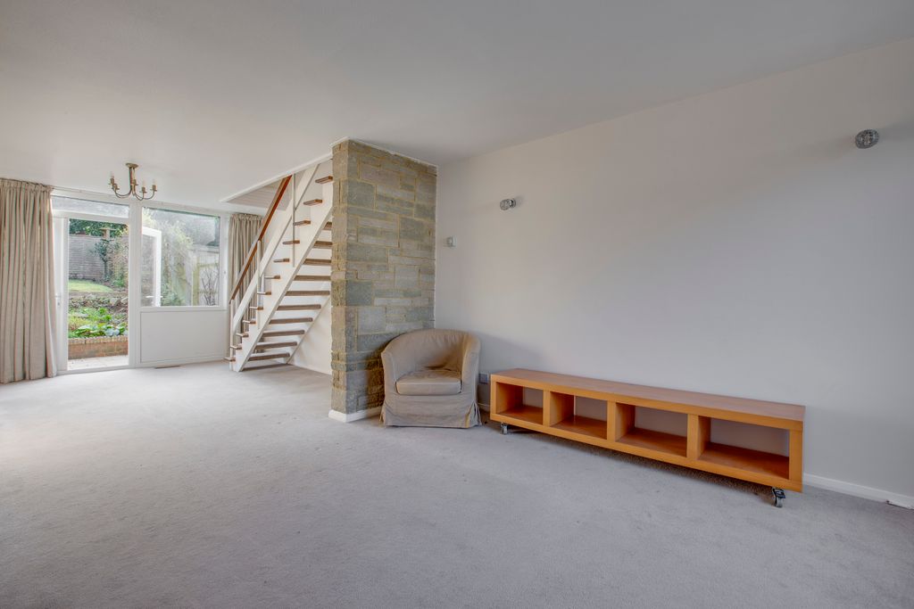 Property photo 2 of 8 24 St Nicholas Close, Hp7 9Nw-4