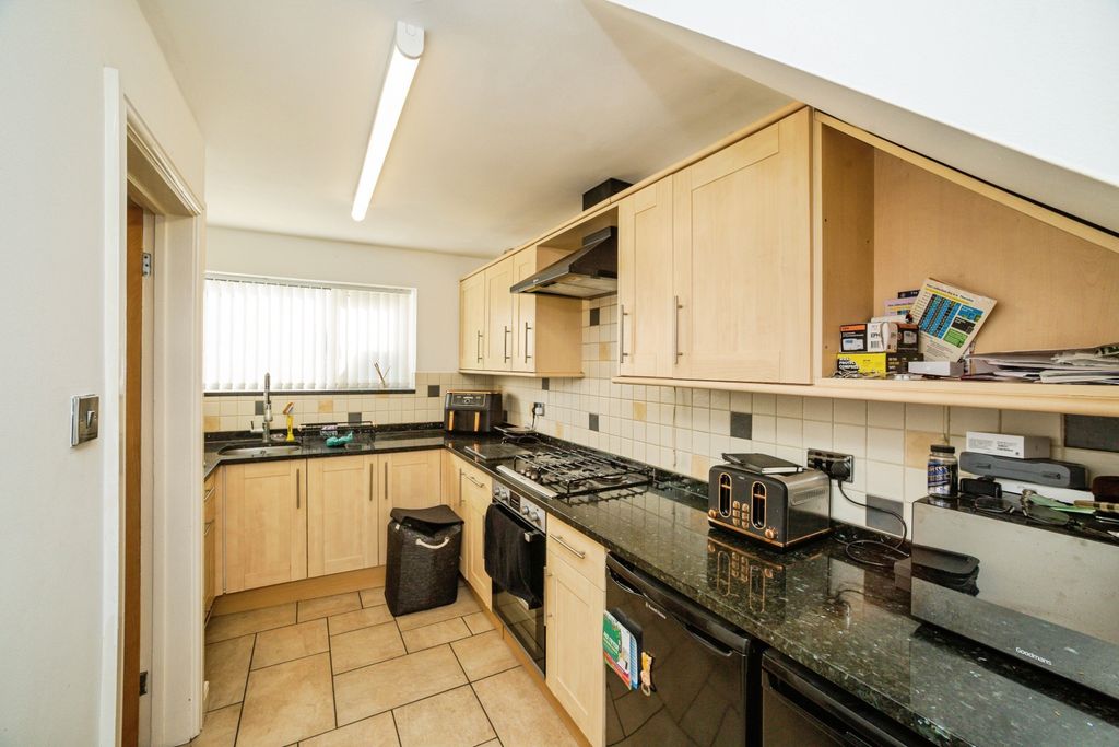 Property photo 3 of 15