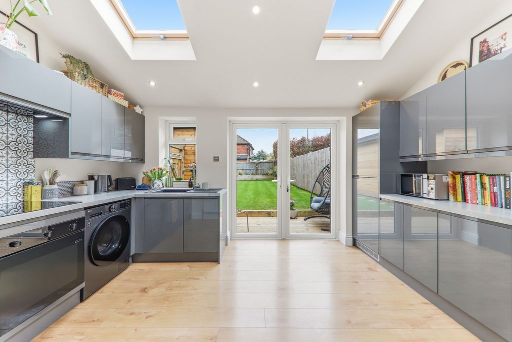 Property photo 2 of 26