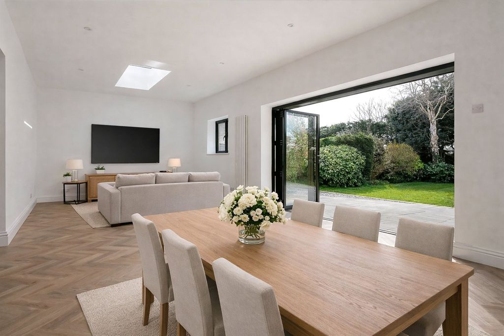 Property photo 2 of 24 Picture No. 30