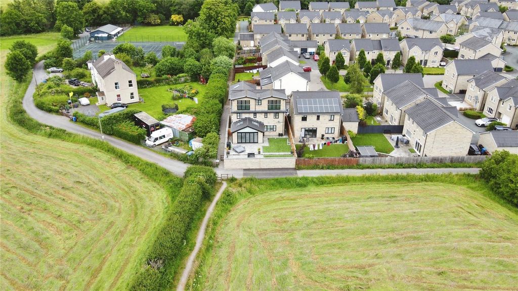 Property photo 2 of 34 Drone 1