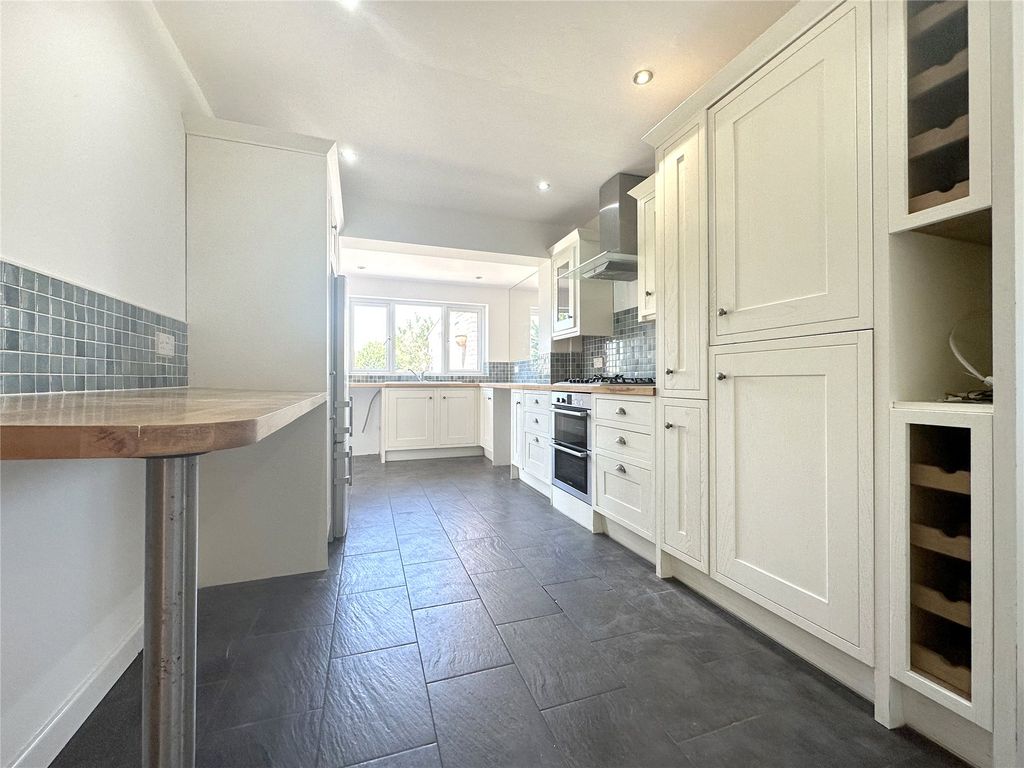 Property photo 3 of 13 Kitchen