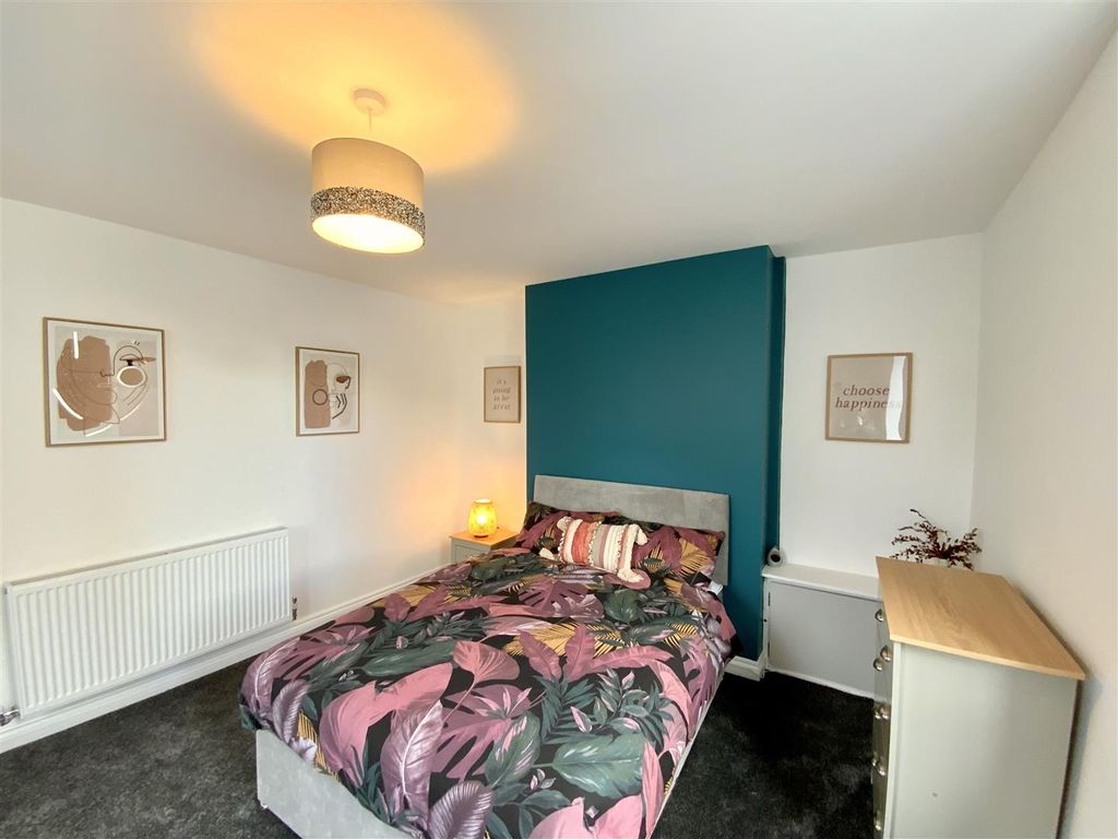 Property photo 2 of 9 Bedroom 1