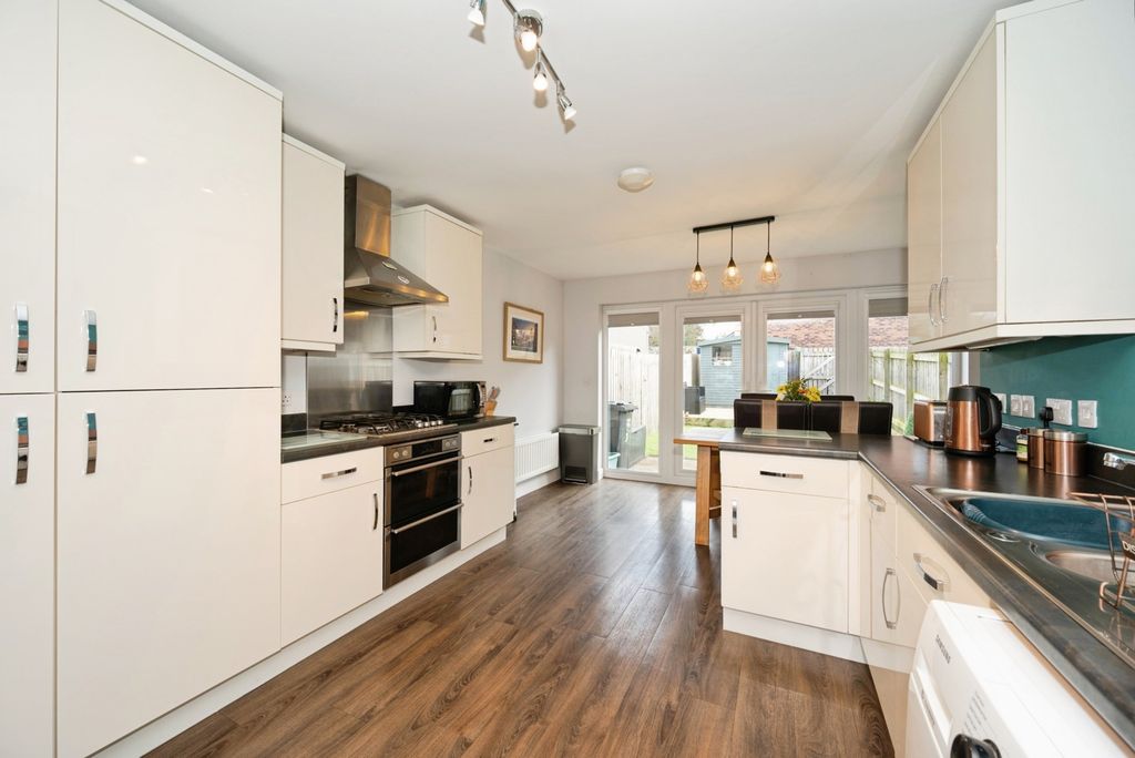 Property photo 2 of 16 Living/Kitchen/Diner