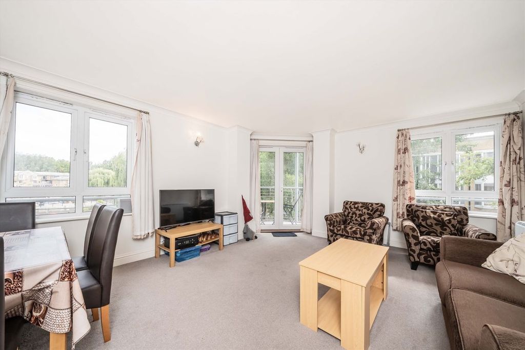Property photo 2 of 7
