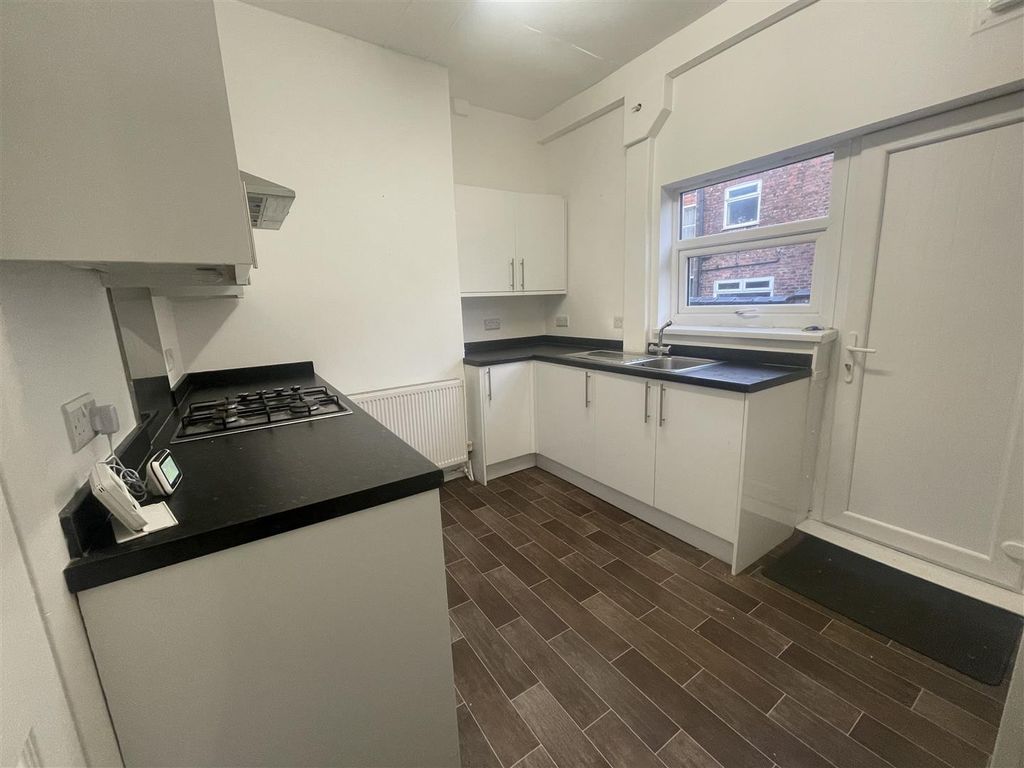 Property photo 3 of 11