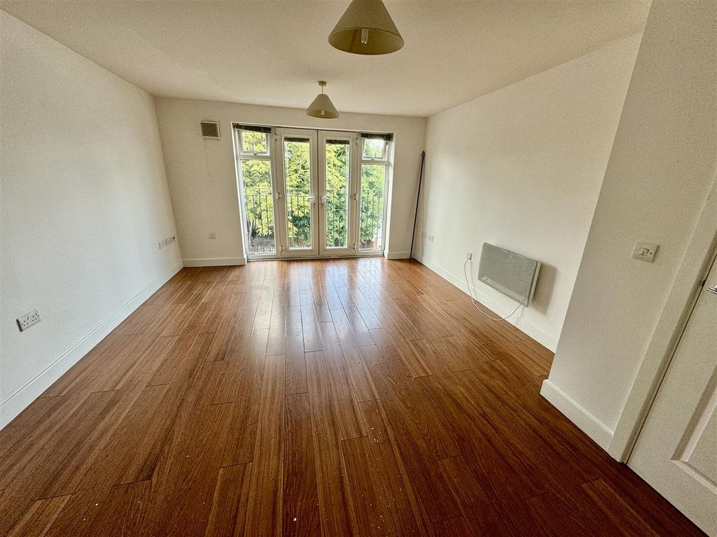 Property photo 2 of 7 Lounge