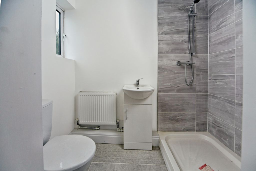 Property photo 3 of 17 Photo