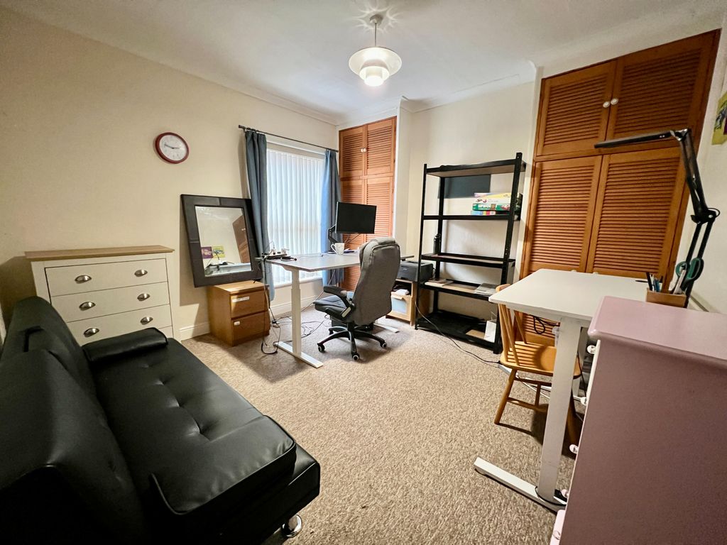 Property photo 1 of 4