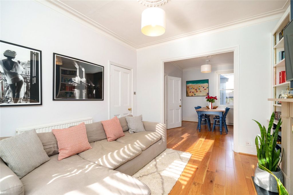 Property photo 3 of 13 Reception