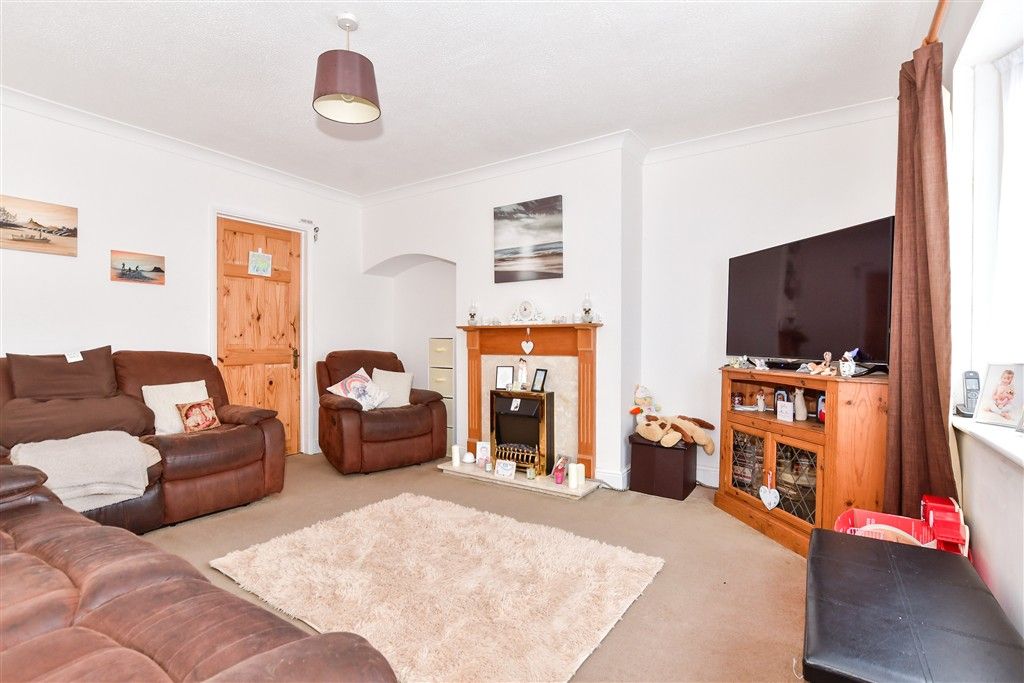 Property photo 1 of 13 Lounge